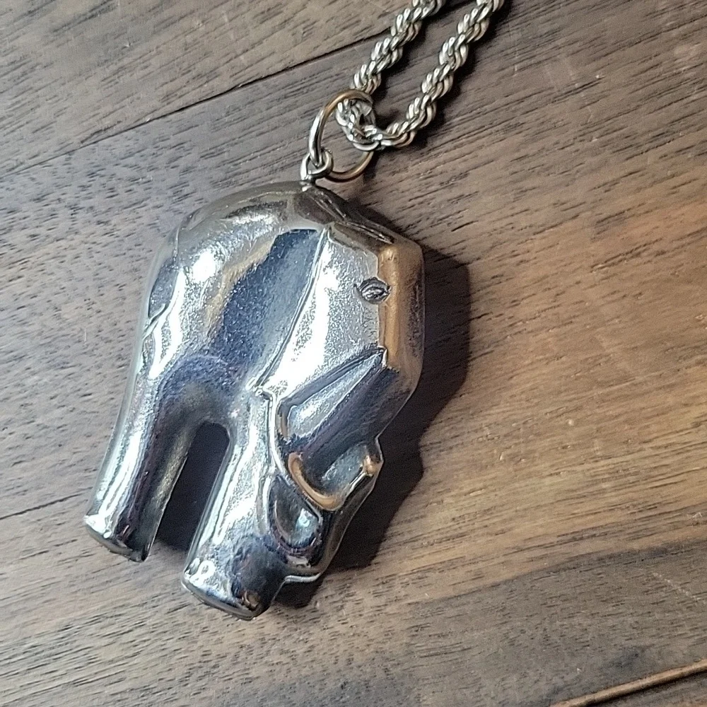 Vintage Sterling Silver 3D Elephant Pendant Necklace
